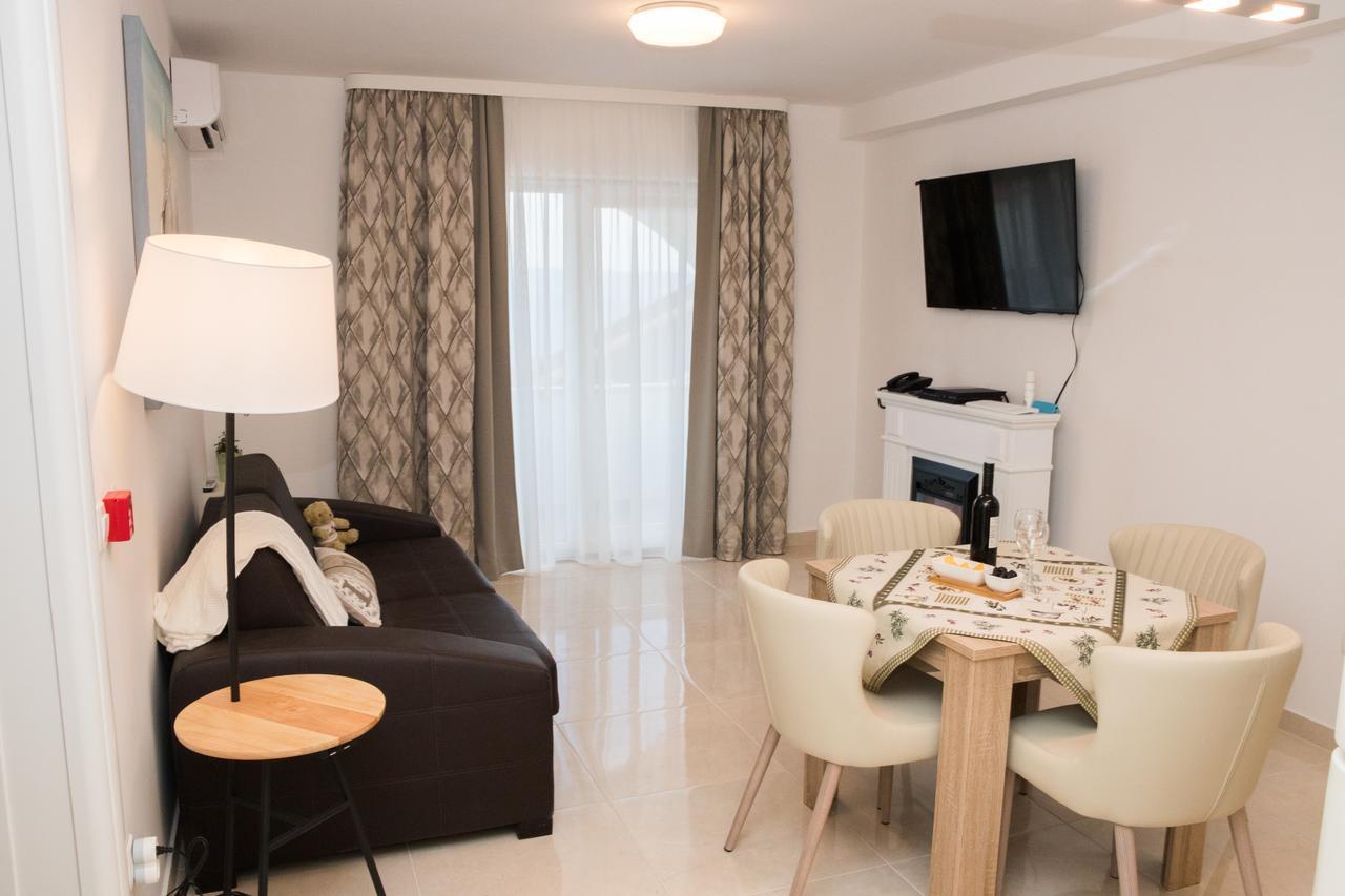 Villa Apartments Katja Trogir Extérieur photo